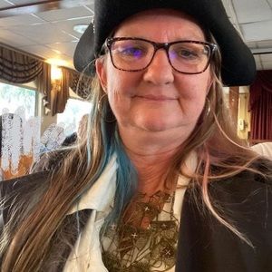 Meet your Posher, Lori